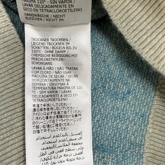 Authentic Gucci Light Blue Patterned Polo - Picture 7 of 9